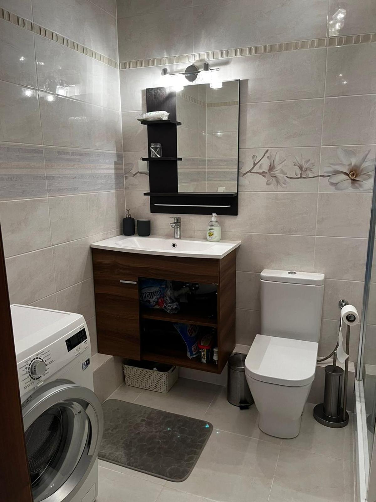 Cozy Corner: Apartment With Wifi And Private Balcony 弗罗茨瓦夫 外观 照片