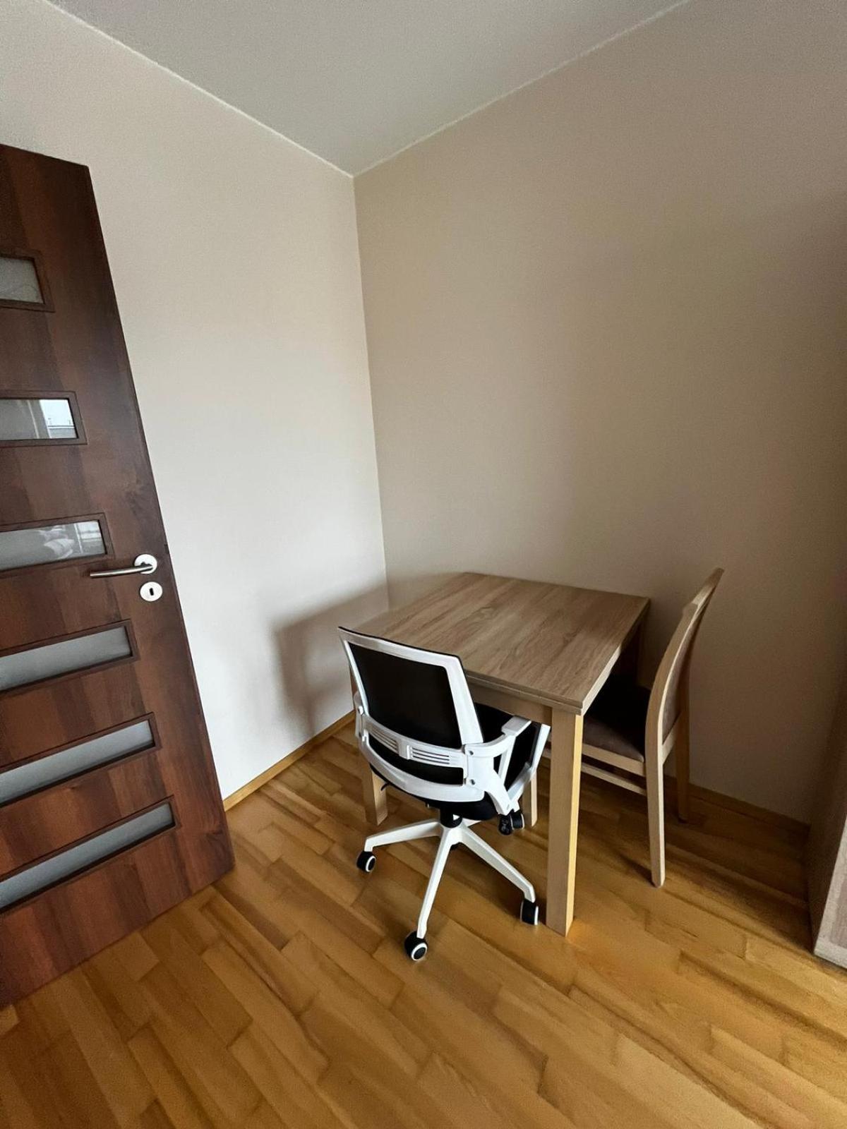 Cozy Corner: Apartment With Wifi And Private Balcony 弗罗茨瓦夫 外观 照片